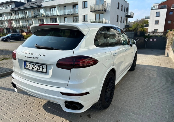 Porsche Cayenne cena 235000 przebieg: 80000, rok produkcji 2016 z Gdańsk małe 121